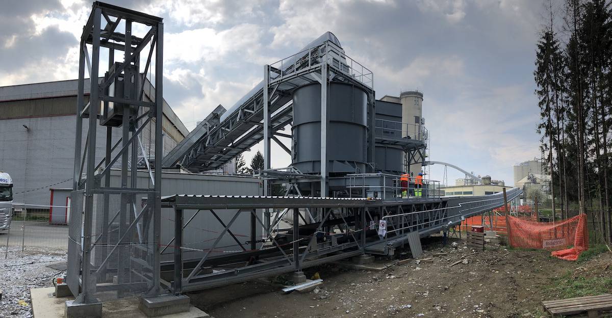 BEUMER Screw Weigh Feeder Safely Handles Inhomogeneous Materials
