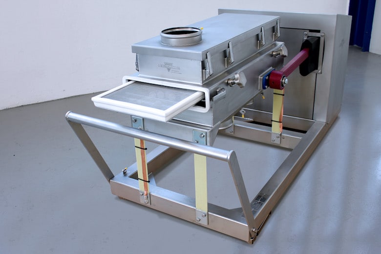 Drawer system: Changing of the screen inserts can be done in a matter of seconds. 