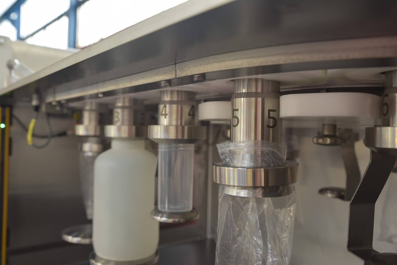 The Multisize Sample Carousel: The Newest Sampling Innovation From Dinnissen Process Technology
