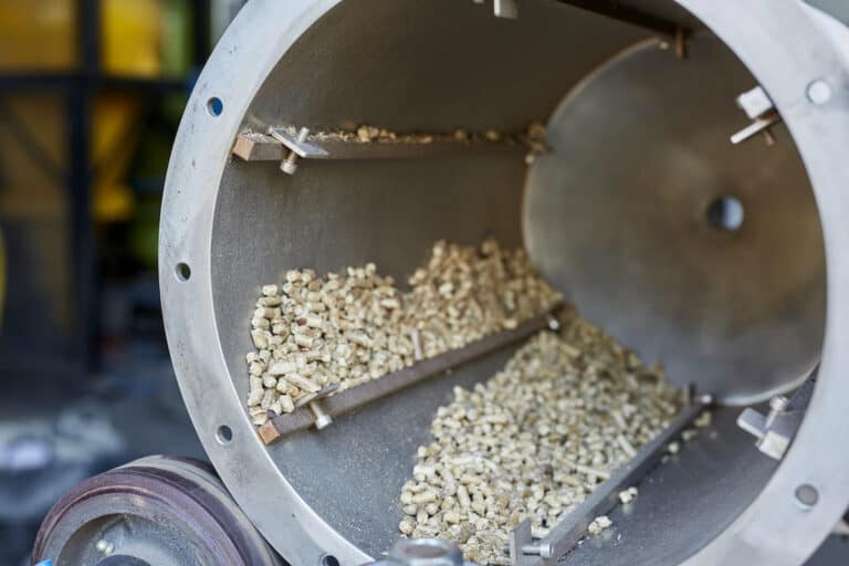 Understanding Powder and Bulk Solids Handling • BulkInside
