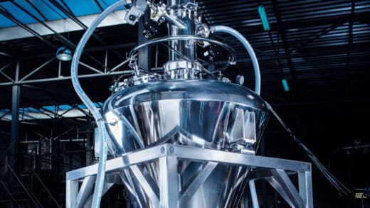 Meeting the Challenges of Powder Mixing with Closed and Aseptic Technology