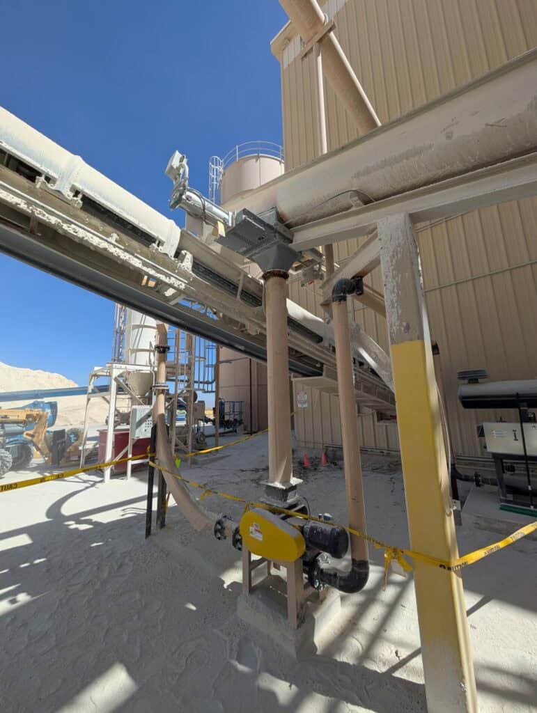 Maintenance Gate & Titan Slide Gate Handling Bentonite Used in Cat Litter Production